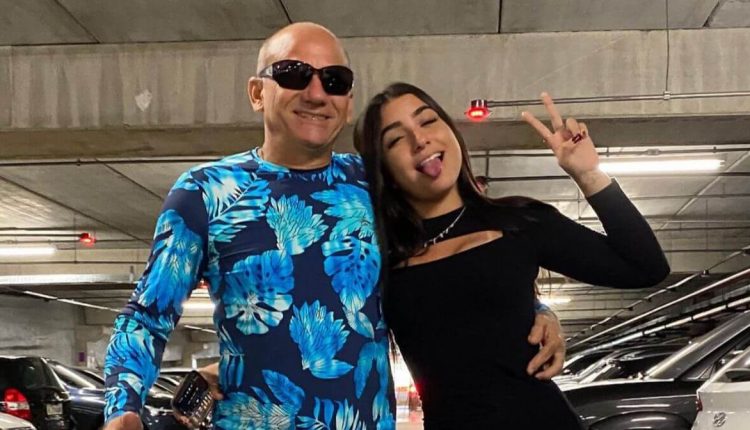 Larissa Flor e seu pai