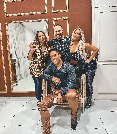 Nivaldo, Kally Fonseca e amigos - Foto Divulgação