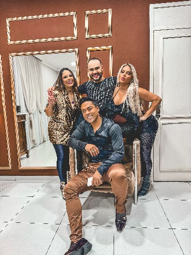Nivaldo, Kally Fonseca e amigos - Foto Divulgação