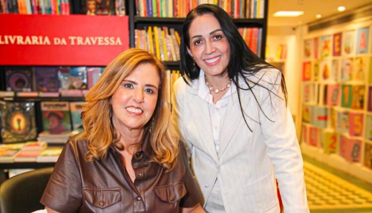 Ylana e a CEO da Editora Leader, Andreia Roma