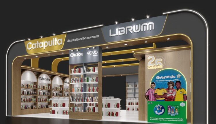 Estande da Librum na 28ª Bienal Internacional do Livro de São Paulo, com lançamentos e livros interativos da Catapulta para diferentes fases da infância